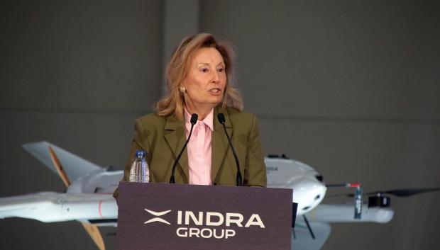 La secretaria de Estado de Defensa, Amparo Valcarce, visita las instalaciones de la futura fábrica de vehículos aéreos no tripulados de Indra Group acompañada por el presidente ejecutivo, Ángel Escribano, y el consejero delegado, José Vicente de los Mozos