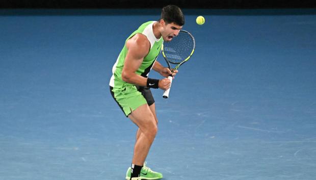 Carlos Alcaraz celebra un punto en el partido ante Adam Walton