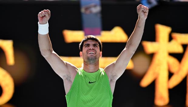 Alcaraz celebra su victoria en segunda ronda contra Hanfmann en el Abierto de Australia
