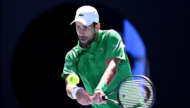 22 January 2026, Australia, Melbourne: Novak Djokovic of Serbia in action during the Men's 2nd round match against Francesco Maestrelli of Italy on day 5 of the 2026 Australian Open tennis tournament at Melbourne Park in Melbourne. Photo: Joel Carrett/AAP/dpa

22/1/2026 ONLY FOR USE IN SPAIN