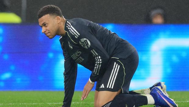 Kylian Mbappé se lamenta de una ocasión fallada