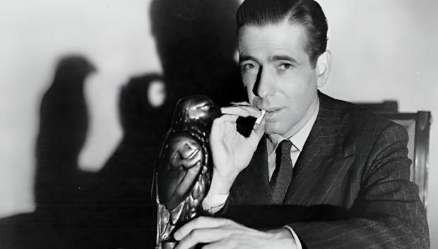 Humphrey Bogart en una escena de El halcón maltés