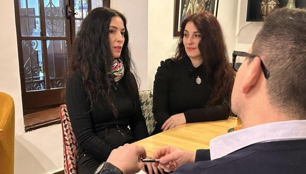 Viviana y Nadir durante la entrevista