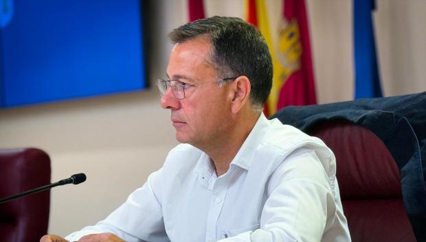 (Foto de ARCHIVO)
El alcalde de Albacete, Manuel Serrano

REMITIDA / HANDOUT por AYUNTAMIENTO DE ALBACETE
Fotografía remitida a medios de comunicación exclusivamente para ilustrar la noticia a la que hace referencia la imagen, y citando la procedencia de la imagen en la firma
28/8/2025