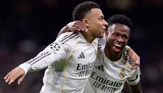 Mbappé y Vinicius durante un partido del Real Madrid