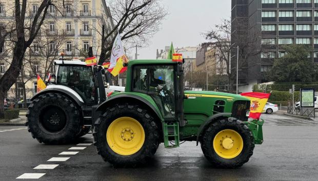 Los tractores alcanzan una velocidad máxima de 60 o 70 km/h