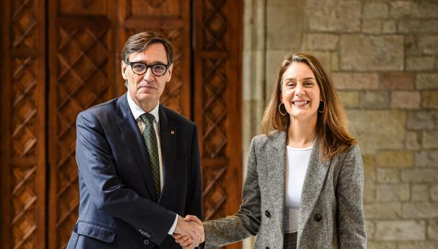 Salvador Illa y Jéssica Albiach, este jueves, durante la firma del acuerdo