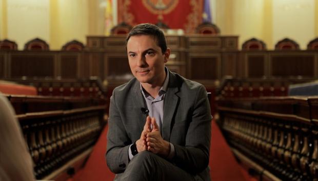 Juan Lobato habla con El Debate en el Senado