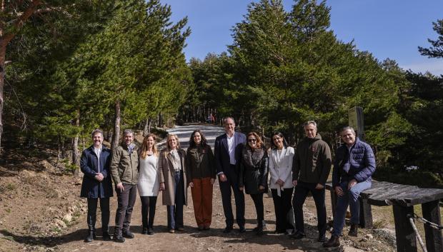 Ayuso y sus consejeros en Peñalara