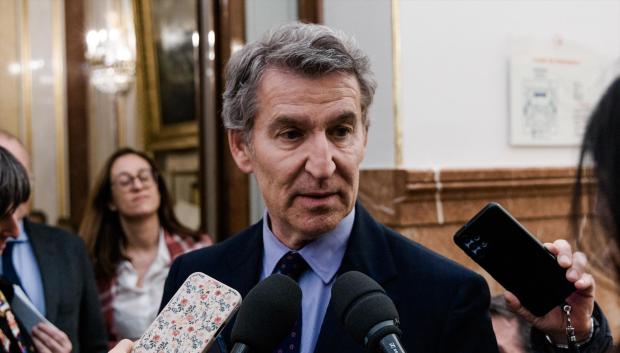 Alberto Núñez Feijóo, en los pasillos del Congreso el pasado mes de febrero