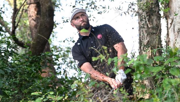 Jon Rahm durante un golpe en el LIV Golf de Hong-Kong AFP