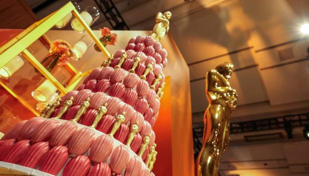Vista de un 'piece montee' de chocolate durante la preestreno del Baile de los Gobernadores de la 98.ª edición de los Premios Óscar