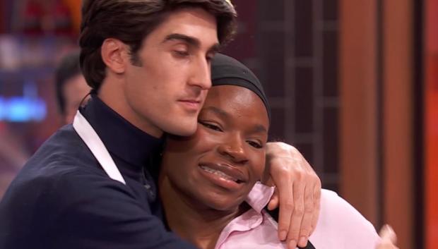 Soko, tras recibir el delantal negro de MasterChef