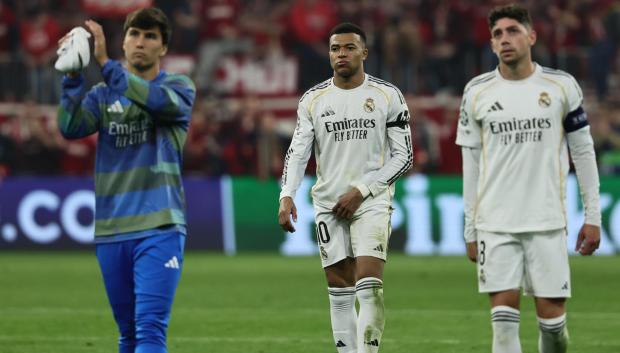 Los jugadores del Real Madrid tras la derrota en Múnich