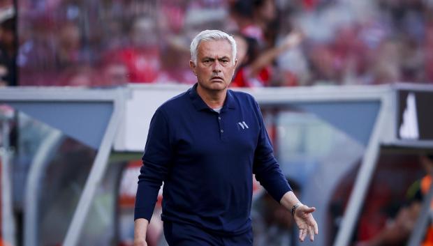 José Mourinho durante un partido con el Benfica de la actual temporada