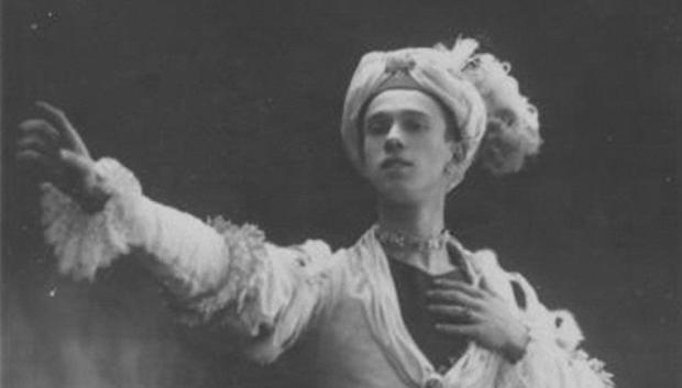 Nijinsky como esclavo de Armide en Le Pavillon d'Armide (c. 1909)