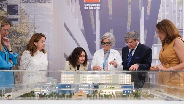 La presidenta de la Comunidad de Madrid, Isabel Díaz Ayuso, en la presentación de la reforma del Hospital Gregorio Marañón de Madrid