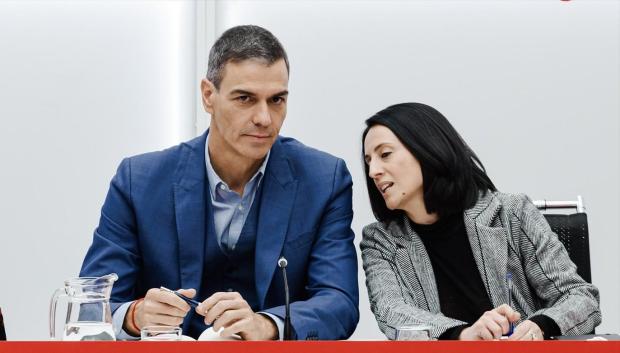 el presidente del Gobierno, Pedro Sánchez, y la Secretaria de Organización del PSOE, Rebeca Torró