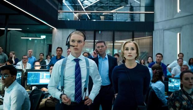 Freddie Fox, Chris Reilly & Kristin Scott Thomas en Slow Horses
