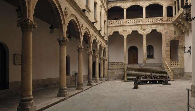 Claustro del Palacio de La Salina, que acoge la sede principal de la Diputación de Salamanca