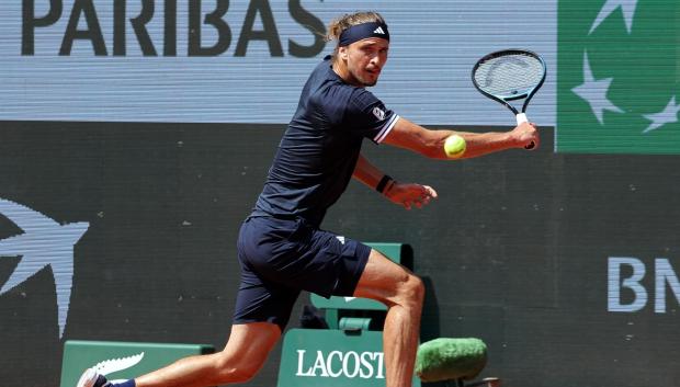 Paris (France), 07/06/2026.- Alexander Zverev of Germany during his Men's final match against Flavio Cobolli of Italy at the French Open Grand Slam tennis tournament at Roland Garros in Paris, France, 07 June 2026. (Tenis, Abierto, Francia, Alemania, Italia) EFE/EPA/TERESA SUAREZ