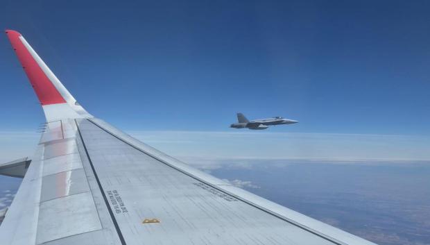 Caza que ha escoltado al avión del Papa