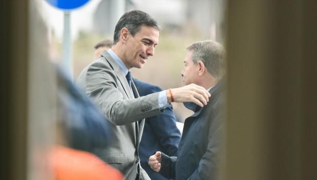 (Foto de ARCHIVO)
El presidente del Gobierno, Pedro Sánchez, junto al presidente de Castilla-La Mancha, Emiliano García-Page