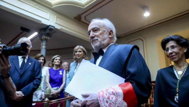 El jurista y académico Santiago Muñoz Machado a su llegada para leer su discurso de ingreso como Académico de Número de la Real Academia de Jurisprudencia y Legislación de España (RAJyLE) este lunes, en Madrid.