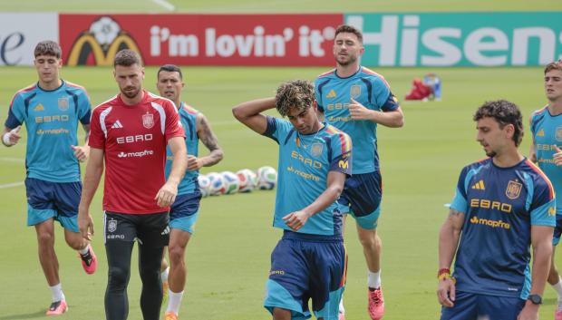 Caras largas en el entrenamiento de la selección española tras el empate con Cabo Verde