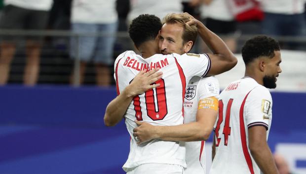 Kane y Bellingham celebran uno de los goles de Inglaterra ante Croacia