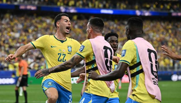 Martinelli celebra el gol de la victoria de Brasil ante Japón