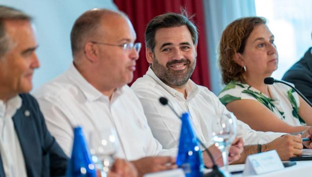 Encuentro comarcal del PP en Talavera con Paco Núñez junto a Miguel Tellado Núñez