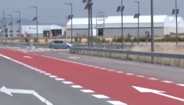 No es fácil saber cómo actuar en un carril de estas características