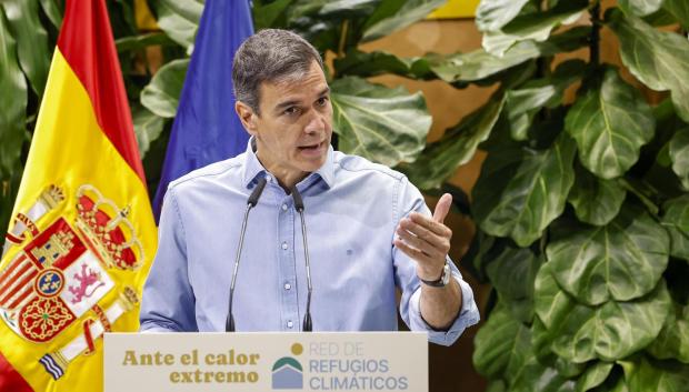 El presidente del Gobierno, Pedro Sánchez, clausura este lunes la presentación de la Red de Refugios Climáticos, en el marco del Pacto de Estado frente a la Emergencia Climática, en la sede del Ministerio para la Transición Ecológica y el Reto Demográfico en Madrid.