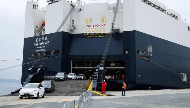 El buque de SAIC Motor durante la celebración del acto de recepción oficial e institucional del primer buque transportador de vehículos del gigante automotriz chino SAIC Motor