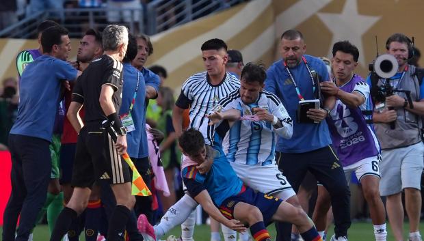 La pelea que se produjo tras la final del Mundial entre Leandro Paredes y Gavi