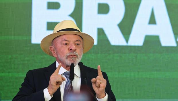 (Foto de ARCHIVO)
BRASILIA, July 23, 2026  -- Brazilian President Luiz Inacio Lula da Silva attends the signing ceremony for the bill allocating funds to credit lines in Brasilia, Brazil, July 22, 2026. Lula on Wednesday announced 18.5 billion reais (3.65 billion U.S. dollars) in new credit lines for companies affected by the U.S. additional 25-percent tariff on Brazilian products.
   Lula said that his government would continue negotiations with the United States, while seeking new markets to expand exports, and that Brazil would focus on expanding its presence in other international markets.

Europa Press/Contacto/Lucio Tavora
22/7/2026