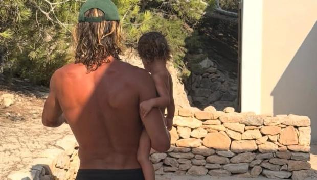 Marcos Llorente con su hija Amor
