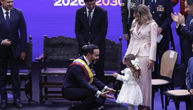 De la Espriella junto a su hija y su mujer, Ana Lucía Pineda