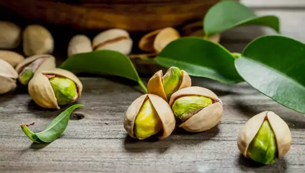 Pistacho en su cáscara