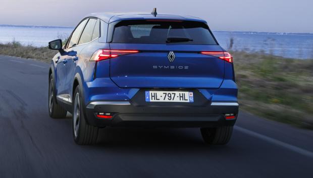Estéticamente es un coche rotundo