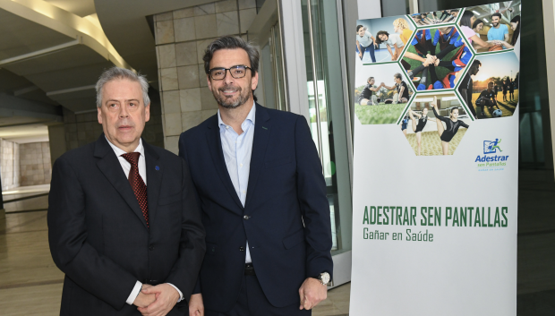 Los conselleiros de Presidencia, Xustiza e Deportes, Diego Calvo, y de Sanidade, Antonio Gómez Caamaño