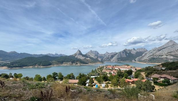 Nuevo pueblo de Riaño, junto al embalse