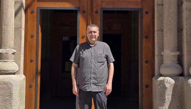 Mossèn Lluís, rector de Santa Eulàlia de Gironella, lamenta que las autoridades hayan actuado de forma unilateral sin informar al obispado