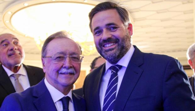 El presidente del Partido Popular de Castilla-La Mancha, Paco Núñez junto a Juan Jesús Vivas, presidente de Ceuta