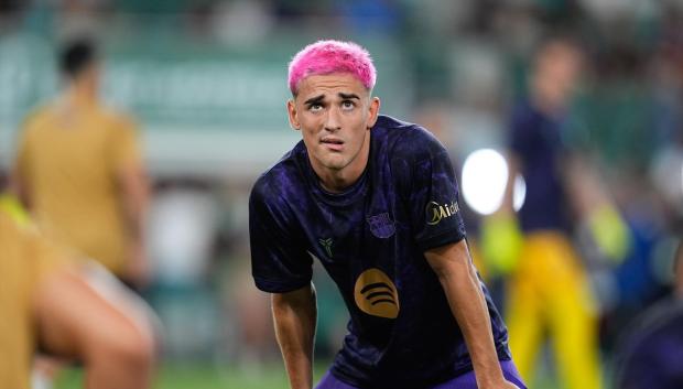 Pablo Martin Páez Gavira 'Gavi', en un calentamiento con el FC Barcelona