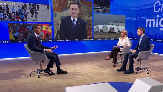 Pedro Sánchez durante la entrevista en TVE