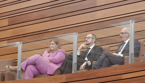 Los ‘populares’ Javier Maroto (centro) y Javier Iglesias (derecha) y la socialista Clara Martín, senadores por la Comunidad