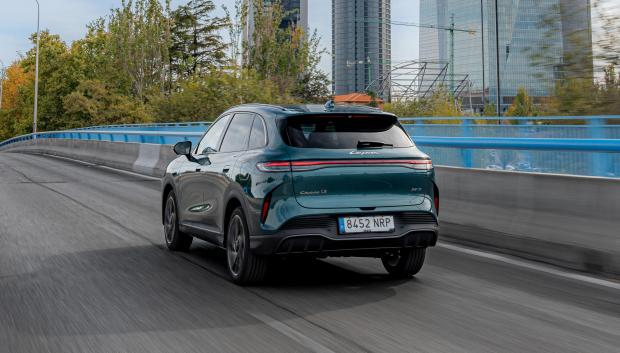 Estéticamente es un coche con magnífica presencia