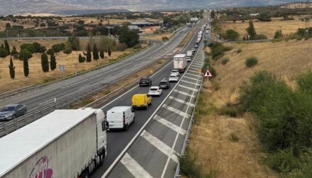 Los atascos en esta carretera impresionan a diario
